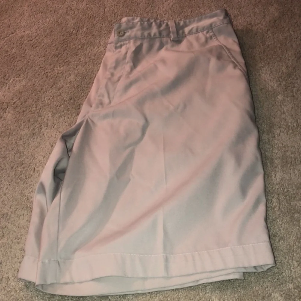 Nike Golf Dri-Fit Shorts Khaki  Men’s Size 36‎